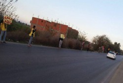 سلسلة بشرية لثوار البحيرة ضد بيع تيران وصنافير