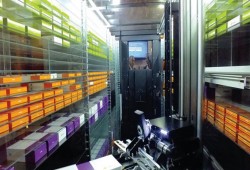 صحة دبي تدشن الروبوت الأول بالشرق الأوسط لصرف الدواء