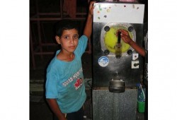 الجيش يعتقل طفل يعمل بائع للفول بسيناء