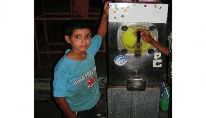 الجيش يعتقل طفل يعمل بائع للفول بسيناء