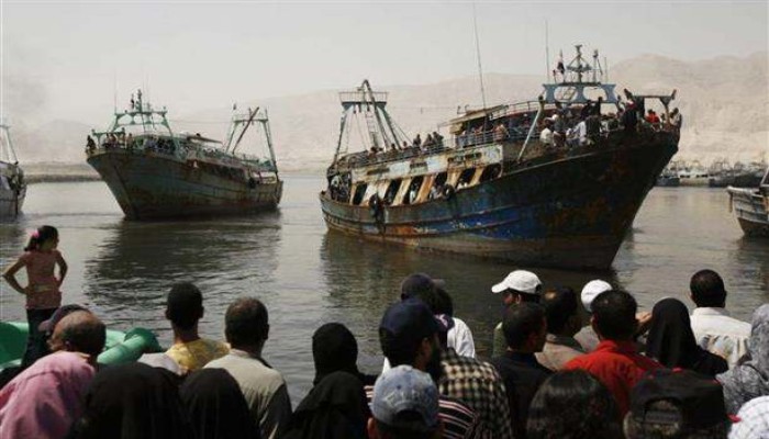 احتجاز 16 صيادا مصريا في تونس