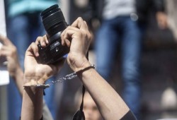 السيسى يستمر فى "خنق"  الإعلام بقانون يجعل كل وسائل الإعلام تحت سيطرته