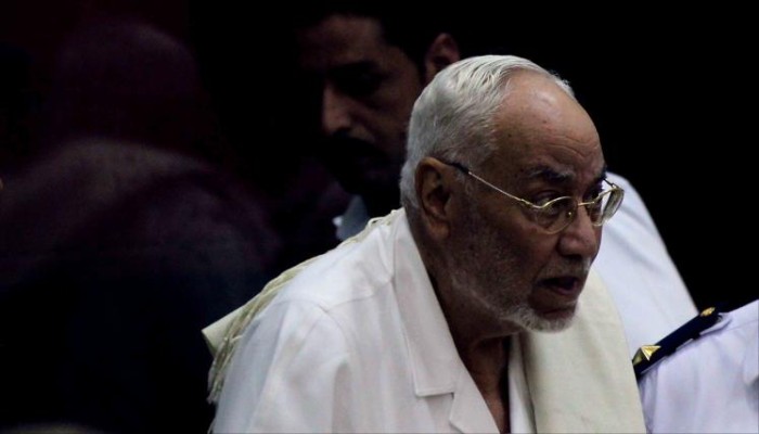 نقل فضيلة المرشد السابق مهدى عاكف الى العناية المركزة بالقصر العينى