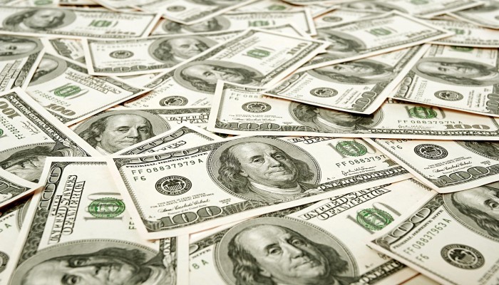 الدولار يواصل «اشتعاله» في السوق السوداء مسجلاً رقم قياسي جديد.. بعد كسر حاجز الـ20 جنيهًا !