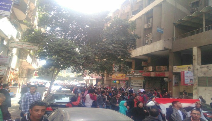 ميلشيات الداخلية تعتدي على تظاهرة "تيران وصنافير" المتجهة للتحرير