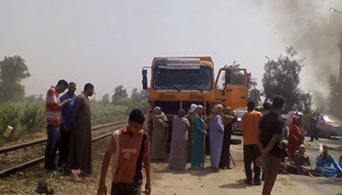 أهالى قرية بالغربية يقطعون الطريق احتجاجا على اختفاء فتاتين فى ظروف غامضة