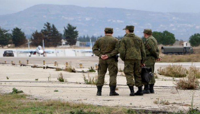 ميليشيات بشار تغتال 3 ضباط روس بعد خلاف على سرقة بيوت السوريون المهجرون