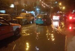 شلل مرورى بالمحلة بسبب انفجار ماسورة مجارى