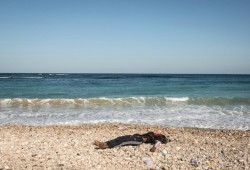 180 مفقودا بعد غرق مركب مهاجرين في البحر المتوسط