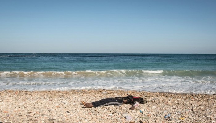 180 مفقودا بعد غرق مركب مهاجرين في البحر المتوسط