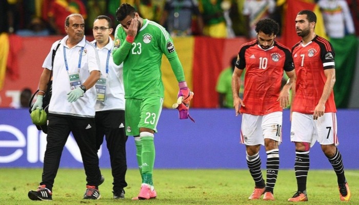 الاتحاد الإفريقي يوضح حقيقة استبدال"الشناوي" بحارس آخر