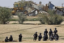 بعد جريمة هدم "أم الحيران" : إضراب شامل وحداد عام في فلسطين المحتلة