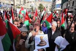 وقفات احتجاجية بالضفة رفضًا لنقل السفارة الأمريكية للقدس