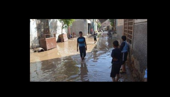 غرق شوارع كفر الزيات بالغربية بسبب انفجار ماسورة مياه