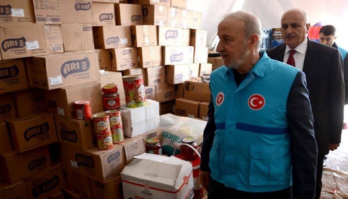 "كي لا تموت الانسانية في حلب".. مساعدات تركية بمئات الشاحنات