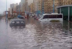 الغارديان: فيضانات وعواصف في الإسكندرية تهدد سكانها