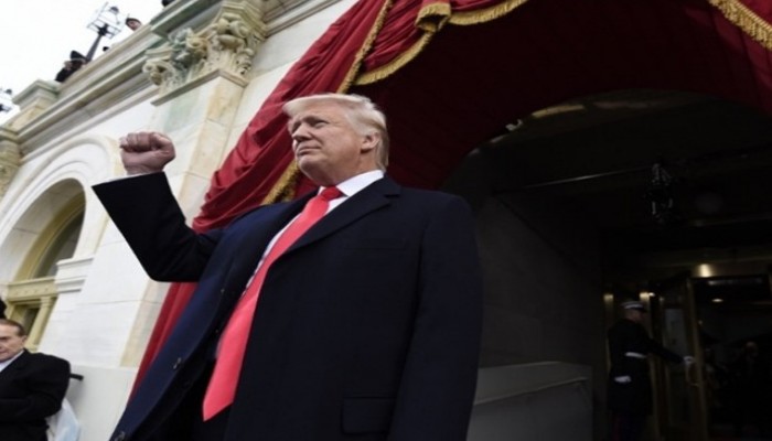 ماذا قال ترامب في أول تغريدات له بعد تنصيبه رئيسا؟