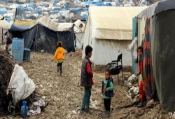 قتلى وجرحى في تفجير سيارة مفخخة بمخيم للاجئين السوريين على حدود الأردن