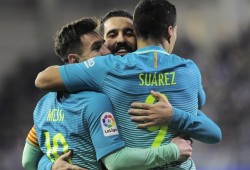 برشلونة يفوز برباعية وإشبيلية ينتفض في الدوري الإسباني