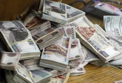 "بلاعة العسكر".. اختفاء 32.5 مليار جنيه من ميزانية مصر