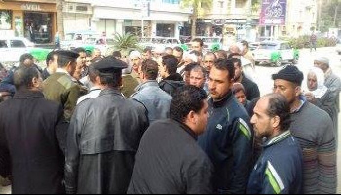 أهالى قرية بالبحيرة يتظاهرون احتجاجا على عدم توصيل مياه نقية