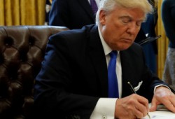 ترامب يوقع اليوم على أوامر بتقييد الهجرة من 6 دول بالشرق الأوسط