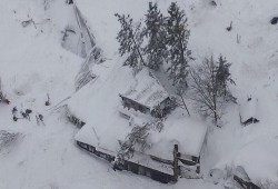 إيطاليا.. ارتفاع حصيلة ضحايا انهيار فندق إلى 23 قتيلا
