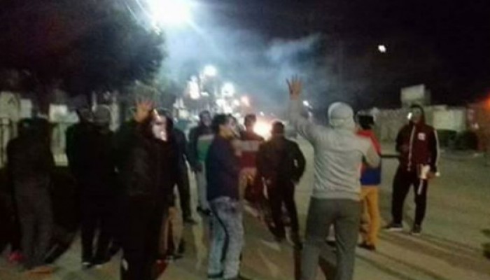 وقفة ليلية لشباب ضد الانقلاب بالدلنجات إحياءا لذكرى يناير