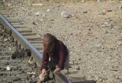السكة الحديد تهدد حياه أهالى عزبة "هاجوج" ببورسعيد