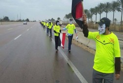 ثوار النوبارية فى سلسلة بشرية مطالبة برحيل العسكر