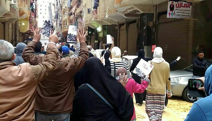 البحيره : ثوار كفر الدوار يواصلون الحراك الثوري ويرددون هتافات "ارحل"