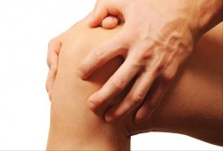 تمارين خفيفة لتقليل العبء على مفصل الركبة‬