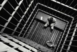 رابطة أسر معتقلي الشرقية تدشن حملة تحت شعار "لا للحبس الانفرادى"