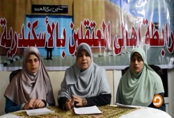 أهالي معتقلي الإسكندرية يكشفون معاناة أبنائهم في "برج العرب"