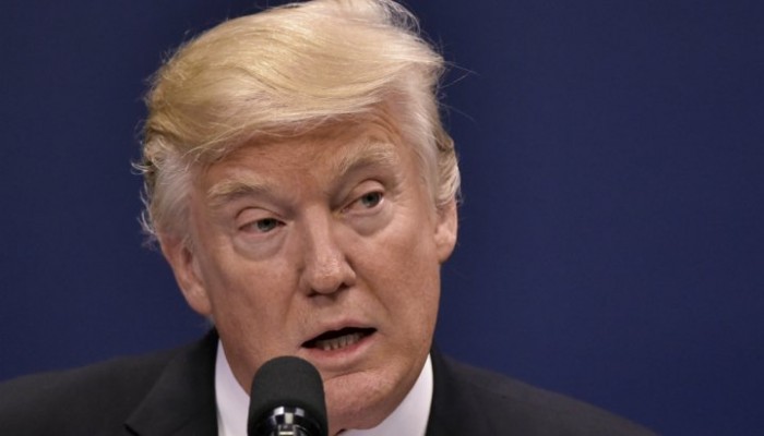 ترامب يعلق استقبال اللاجئين إلى بلاده ويحرم مواطني 7 دول إسلامية من التأشيرات