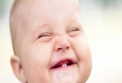 "الغذاء والدواء" الأمريكية تحذّر من أدوية تسنين الأطفال