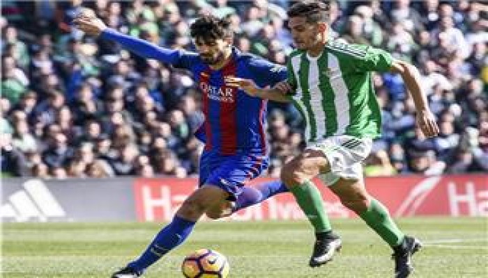 مدرب برشلونة بعد التعادل : بيتيس كان يستحق الفوز