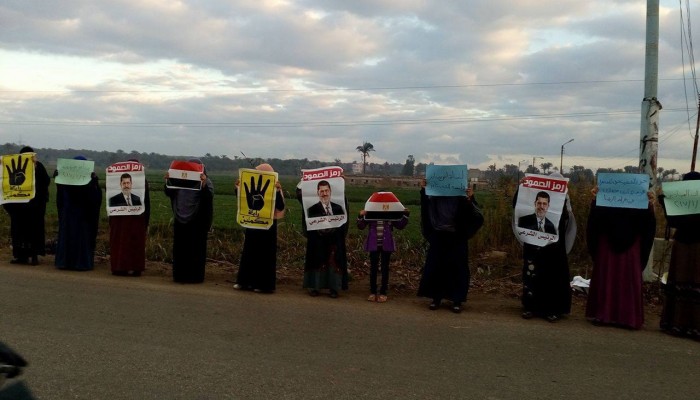 حرائر دمياط يواصلن مظاهرات "يناير ثورة شعب"