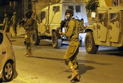الاحتلال الصهيونى يشن مداهمات واسعة واعتقال واستجواب مواطنين بالضفة