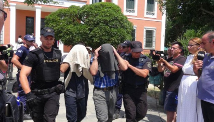 بعد رفض تسليمهم لتركيا .. محكمة يونانية تمدد توقيف 8 إنقلابيين أتراك ثلاثة أشهر