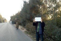 ثوار كوم حمادة يطالبون بمحاكمة السيسي وعصابته في سلسلة بشرية