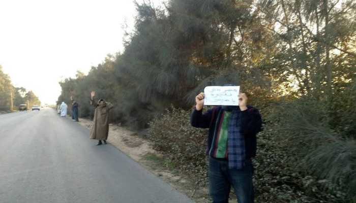 ثوار كوم حمادة يطالبون بمحاكمة السيسي وعصابته في سلسلة بشرية