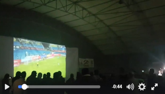 شاهد بالفيديو : فرحة عارمة لأهالي غزة بفوز منتخب مصر