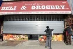 اليمنيين بأمريكا يغلقون متاجرهم احتجاجاً على قرارات ترامب