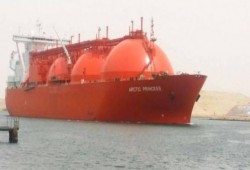 16% تراجع في حمولات ناقلات الغاز المارة بقناة السويس