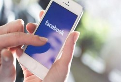 "فيس بوك" تطلق خدمة التعرف على أشخاص خارج قوائم الأصدقاء