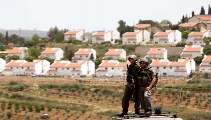 عزمي بشارة محذرا: مخطط إسرائيلي لشرعنة الإستيطان بفلسطين في عهد "ترامب" !