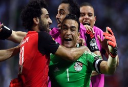 مطار القاهرة يصادر مكافآت لاعبي منتخب مصر