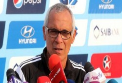 كوبر يعقد محاضرة أخيرة مع لاعبي منتخب مصر قبل مواجهة الكاميرون