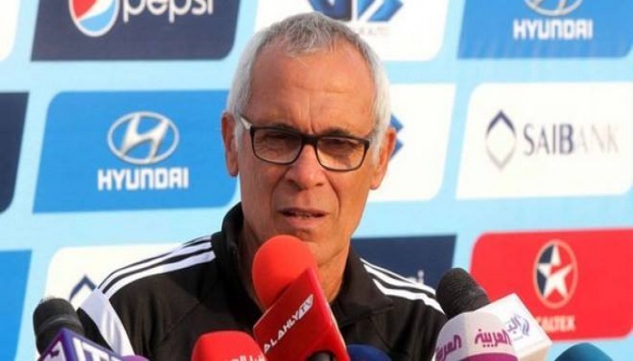 كوبر يعقد محاضرة أخيرة مع لاعبي منتخب مصر قبل مواجهة الكاميرون